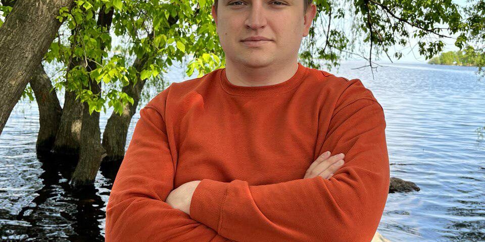 photo_5307900166025636623_y