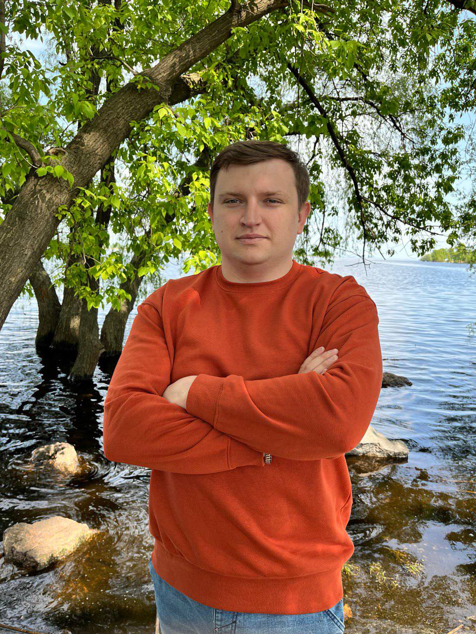 photo_5307900166025636623_y